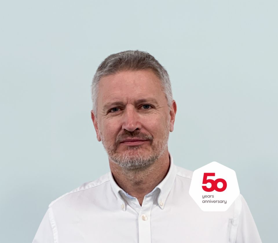 Portret Anthonyja Jenksa, generalnog direktora EOS Solutions, UK