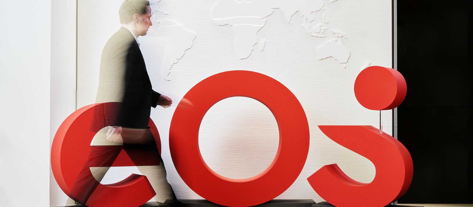 To je nova marka kompanije EOS: Novi logo je ukrasio predvorje sjedišta EOS-a.