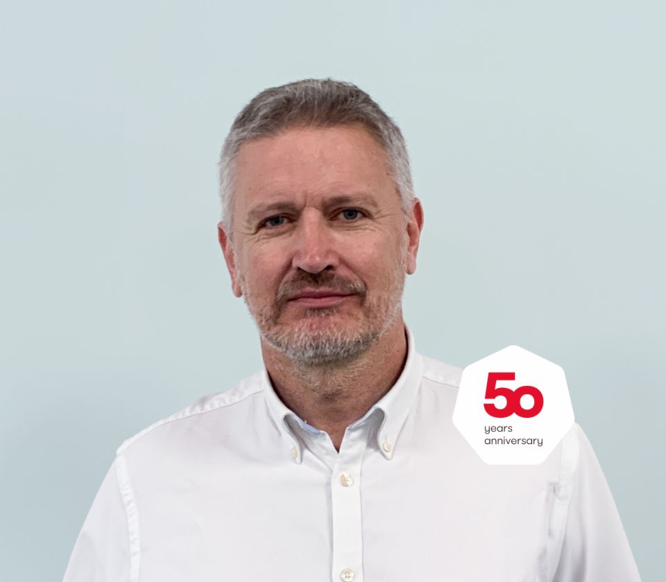 Portret Anthonyja Jenksa, generalnog direktora EOS Solutions, UK