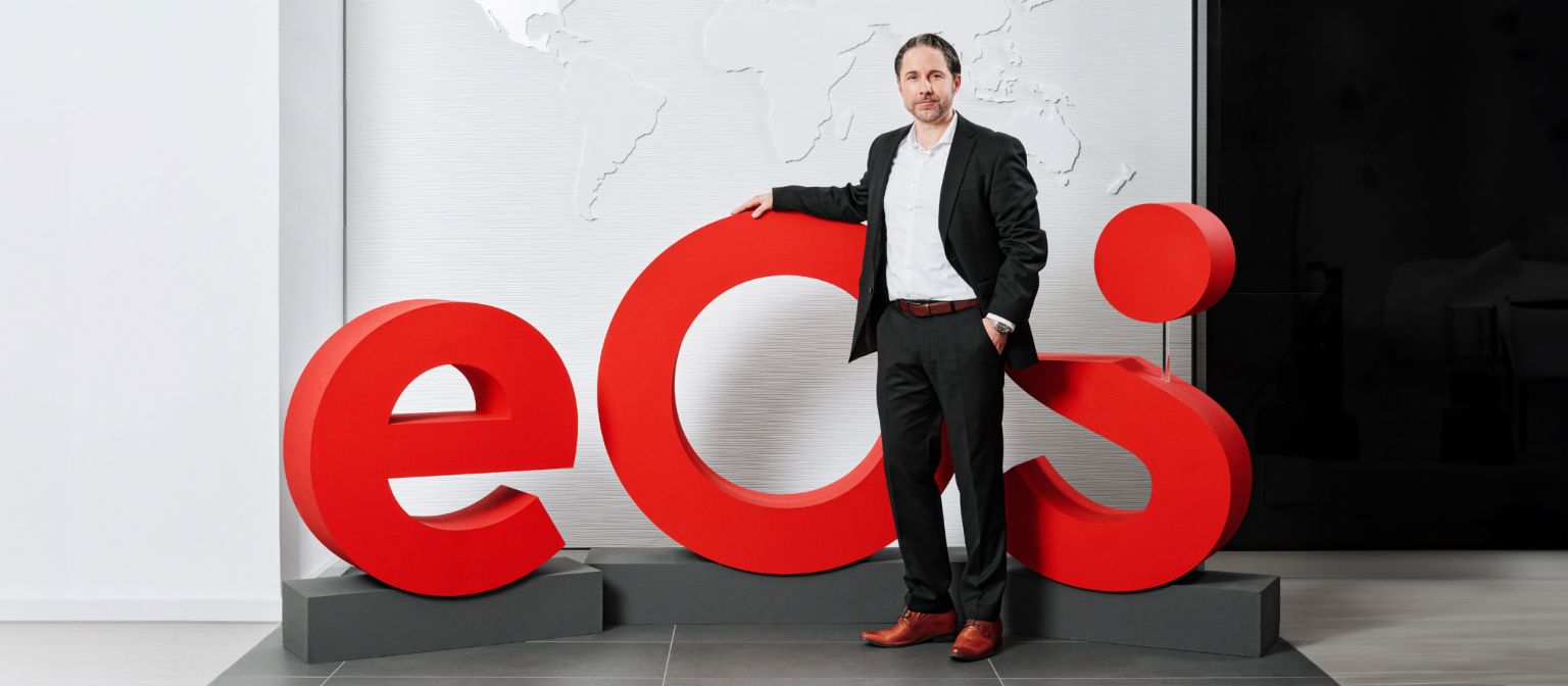 To je nova marka kompanije EOS: Marwin Ramcke predstavlja sebe i novi logo firme EOS.